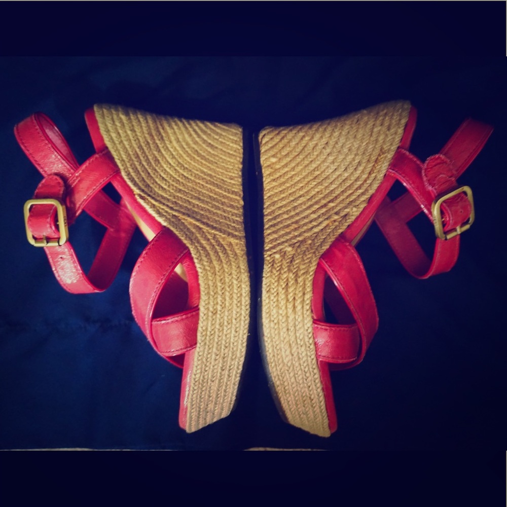 LIKE NEW UGG Wedges